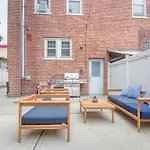 4 Bedroom, 2 Bath, King Beds, Outdoor Space, Grill, Free Parking, Nice Area