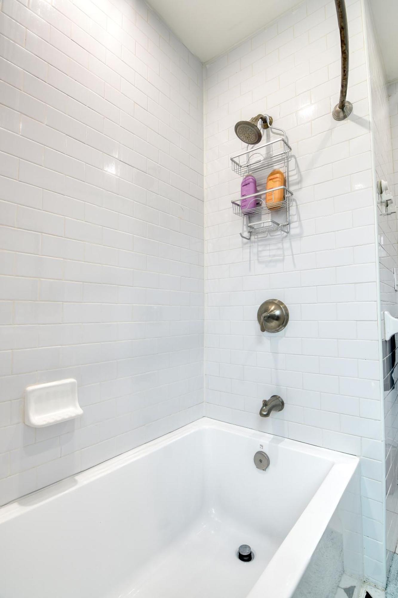4 Bedroom, 2 Bath, King Beds, Outdoor Space, Grill, Free Parking, Nice Area Nova York
