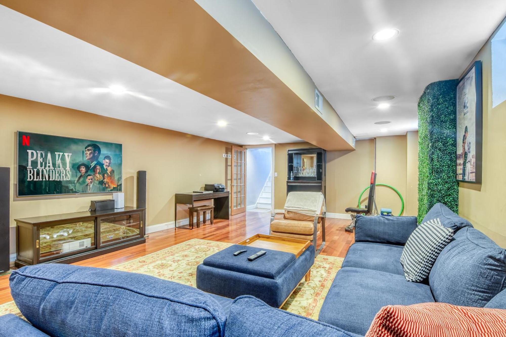4 Bedroom, 2 Bath, King Beds, Outdoor Space, Grill, Free Parking, Nice Area * Nova York